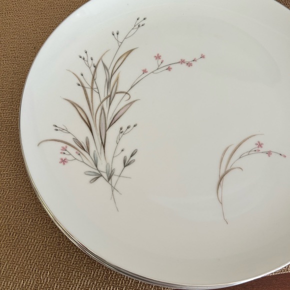 Kings Court China, CAPRI Pattern, Porcelain Dinner Plates, 10 1/4" Japan , - Picture 5 of 8